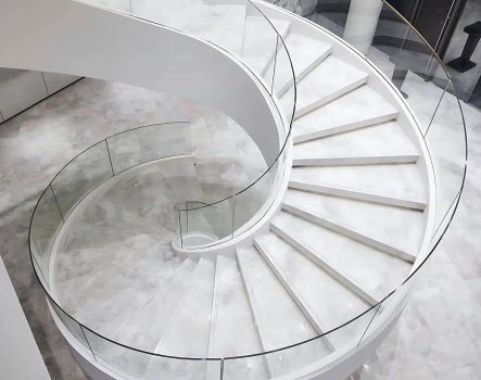 Aqui você aprenderá os segredos para projetar maravilhosas escadas curvas com vidros. Através do Método Escada dos Sonhos,